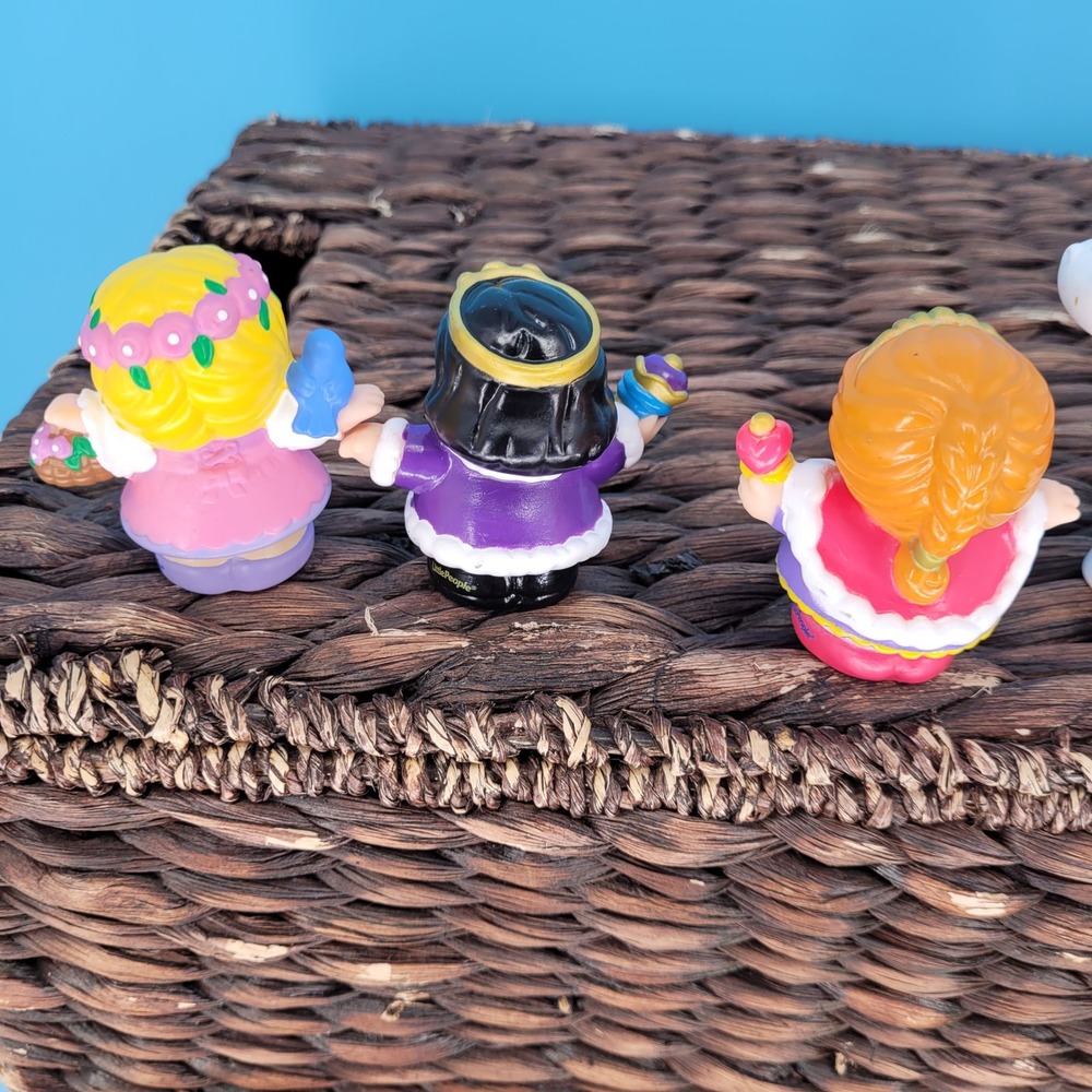 VintageFisher-Price Little People Royal Kingdom Toddler Playset Figure Furniture - Picture 6 of 8